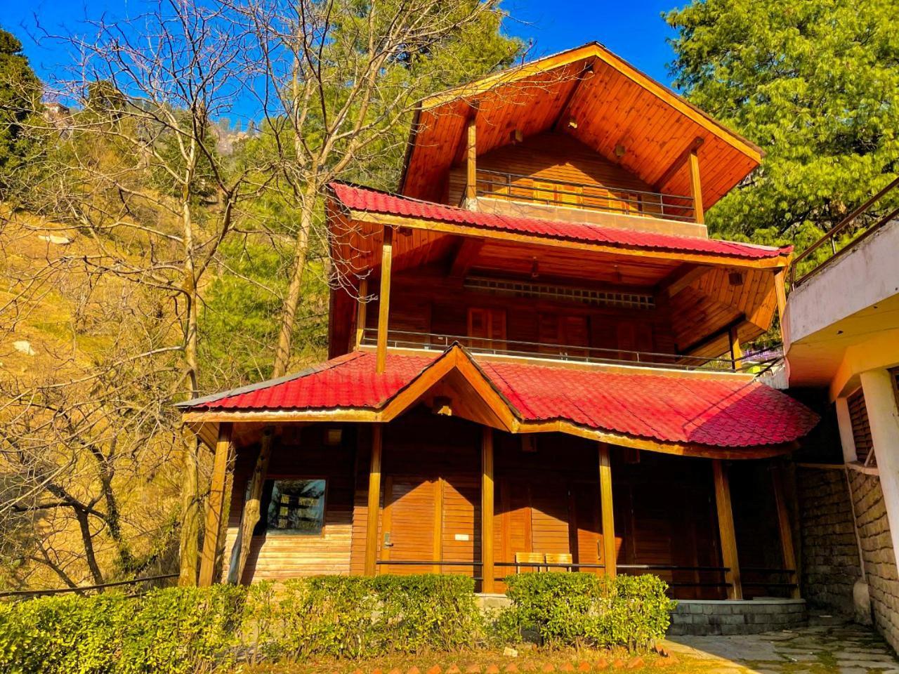 Manuallaya The Resort & Spa Manāli Exteriör bild