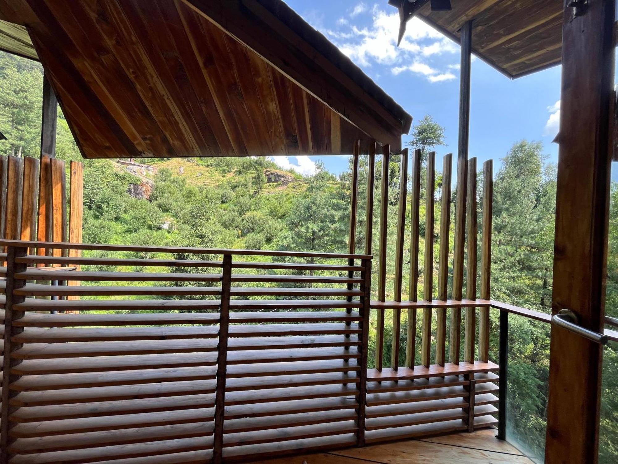 Manuallaya The Resort & Spa Manāli Exteriör bild