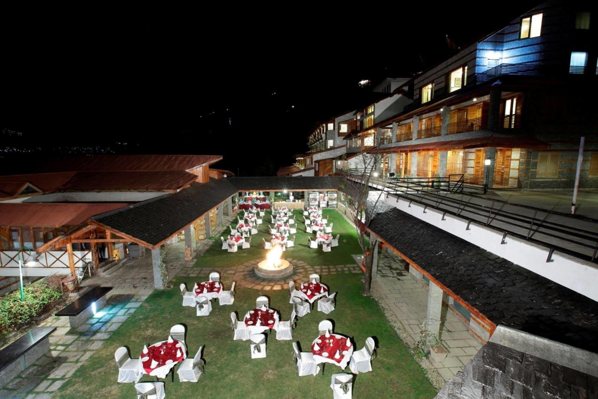 Manuallaya The Resort & Spa Manāli Exteriör bild
